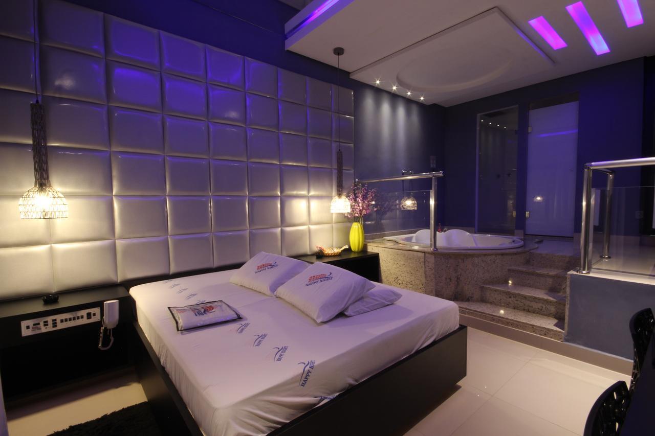 Happy Night (Adults Only) Ξενοδοχείο Cotia  Εξωτερικό φωτογραφία